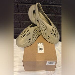Adidas Yeezy Foam RNR GV6840 Stone Salt NWT  W 10 M 9
